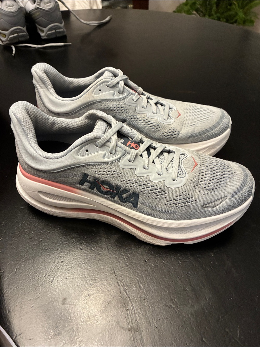 Hoka Bondi 9 Run/Walk Shoe in Gray & White with Pink Trim, Practically New 10B - Picture 2 of 4
